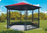 Изящная беседка с шестискатной крышей