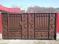 Кованые ворота из профильной трубы