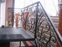 Ограждение кованое на крыльцо дома